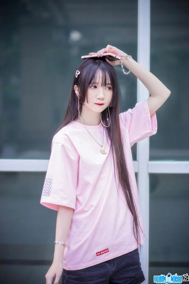 Hà Thảo Linh xinh đẹp năng động