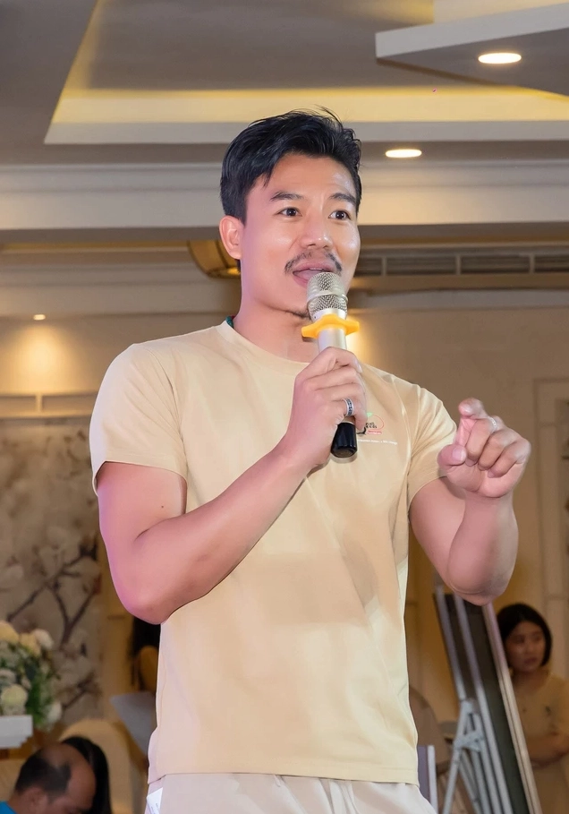 Hiếu Nguyễn đón tin vui sau màn cầu hôn bạn gái