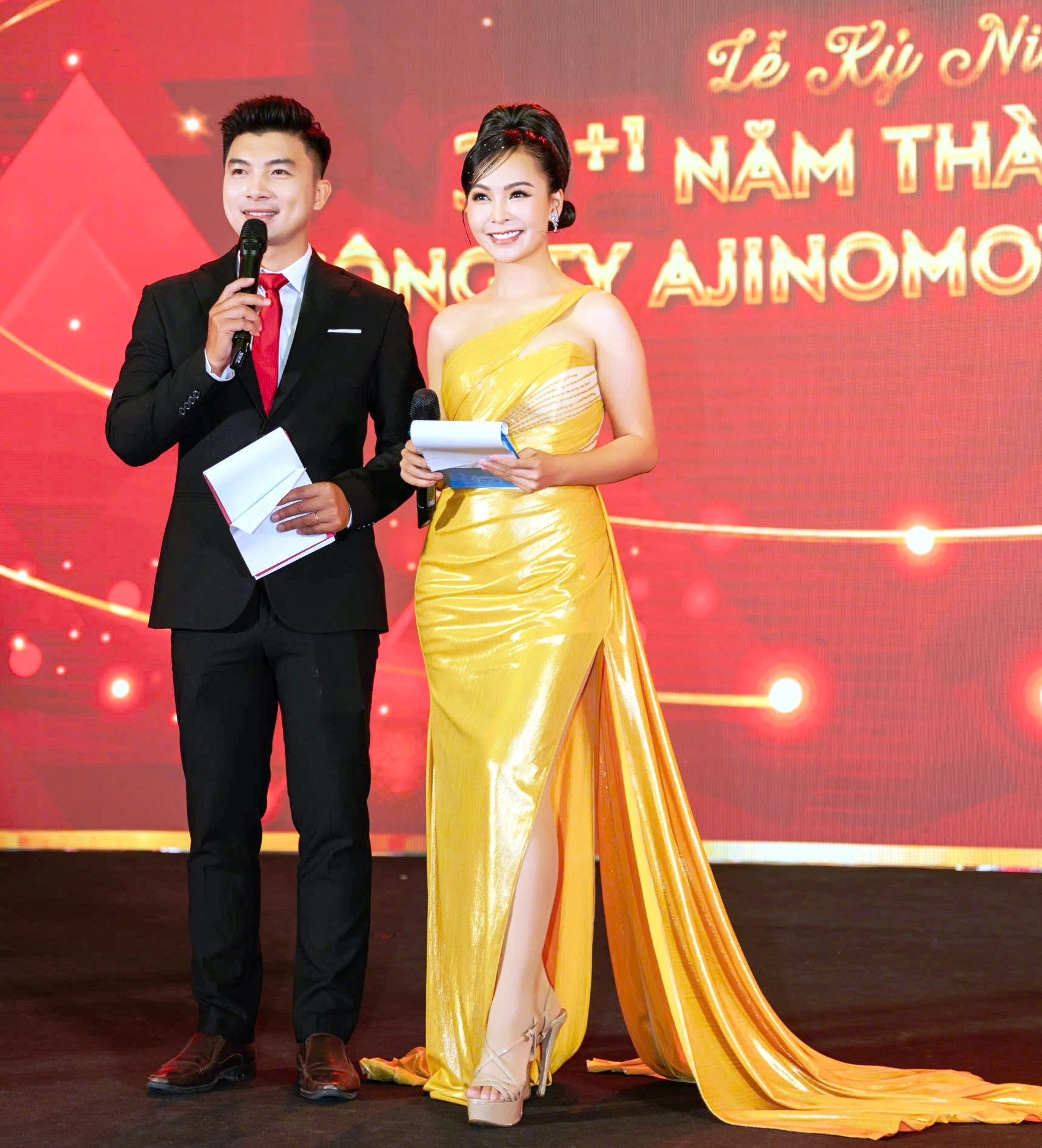 Hình ảnh chuyên nghiệp của MC Hồng Phúc