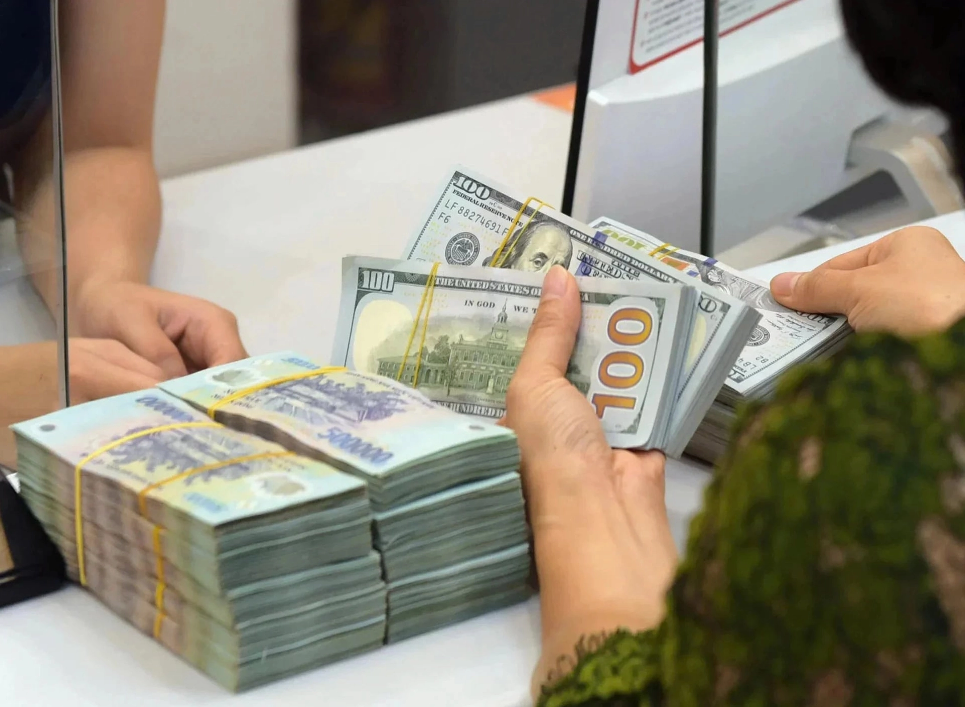 Hình ảnh minh họa cho sự phát triển kinh tế và con người.