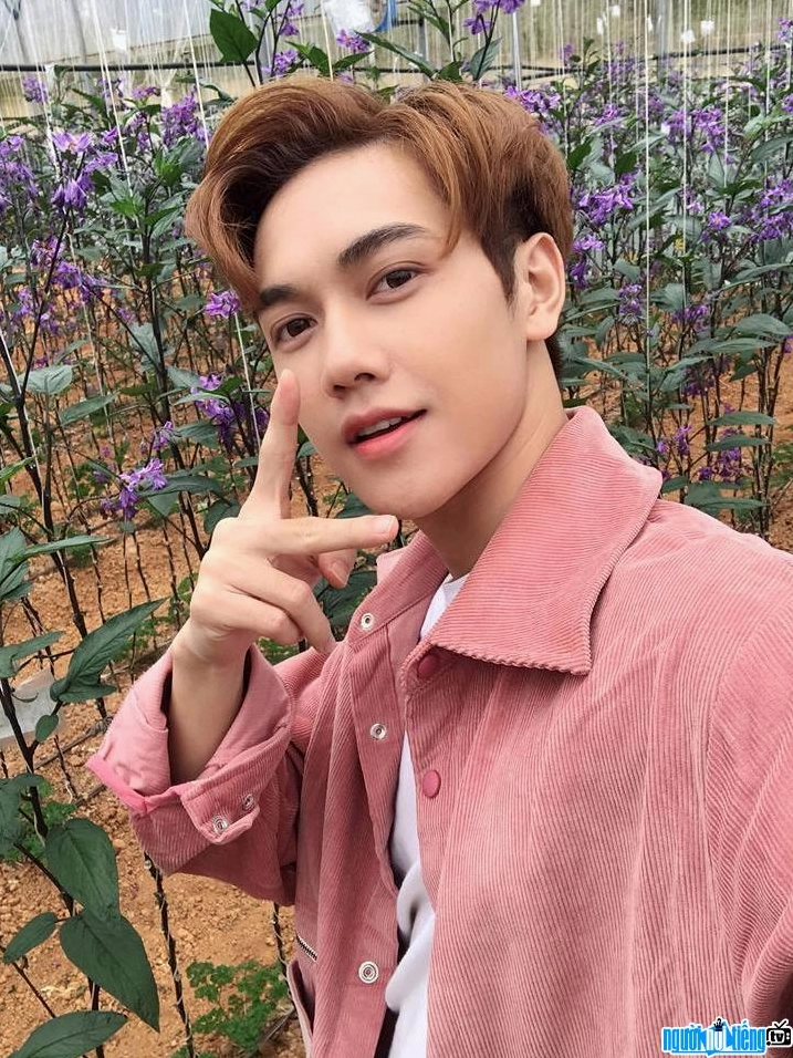 Hình ảnh mới về hot boy Jsol với phong cách cuốn hút.