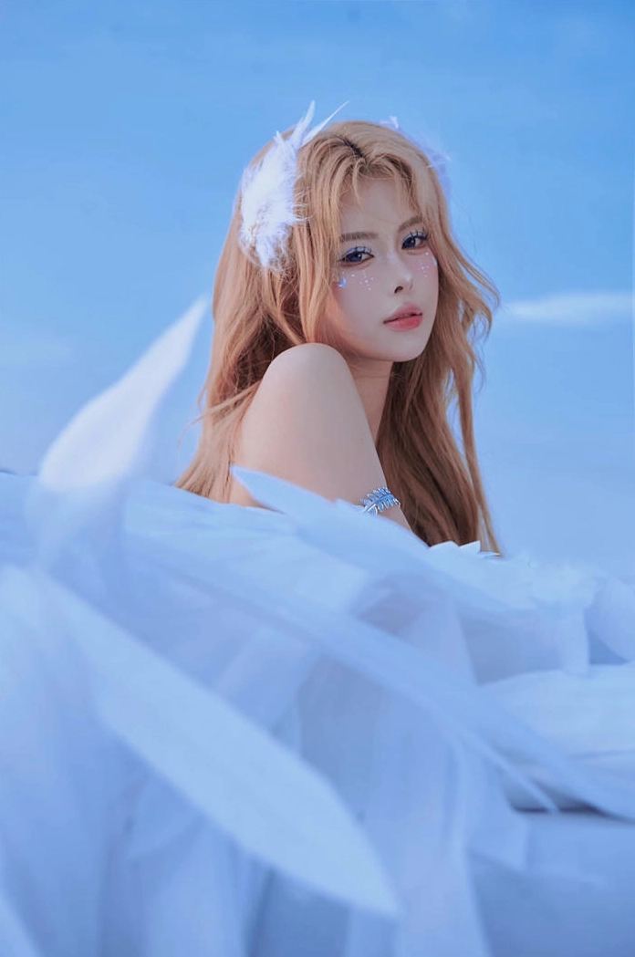Hình ảnh Võ Nữ Ngân Hà trẻ trung và năng động