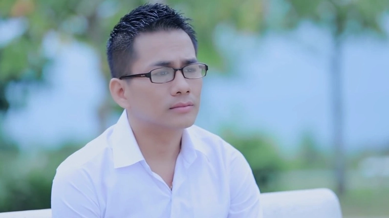 Huỳnh Nguyễn Công Bằng trên sân khấu