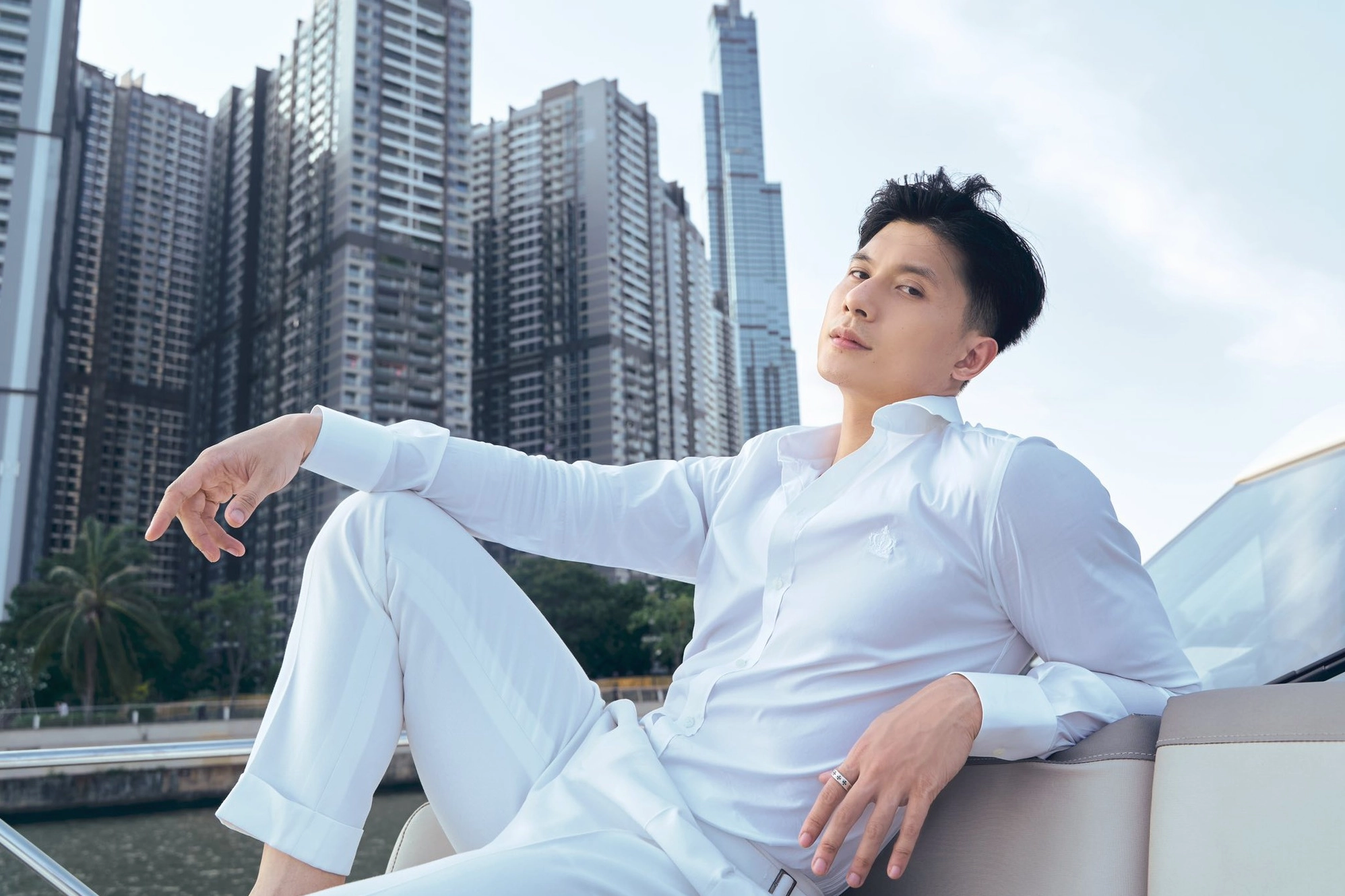 Lâm Bảo Châu trong một buổi chụp hình thời trang
