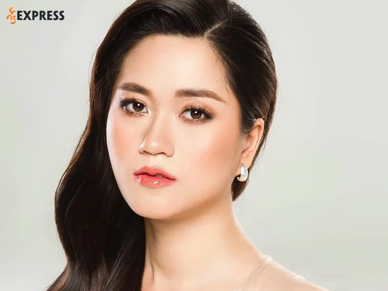 Lâm Vỹ Dạ trong một buổi ghi hình.