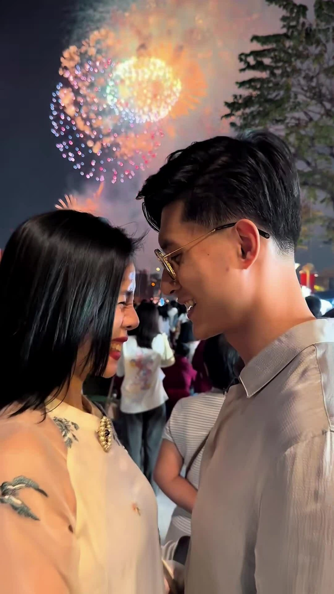 Lệ Quyên và Lâm Bảo Châu trong dịp Lễ hội