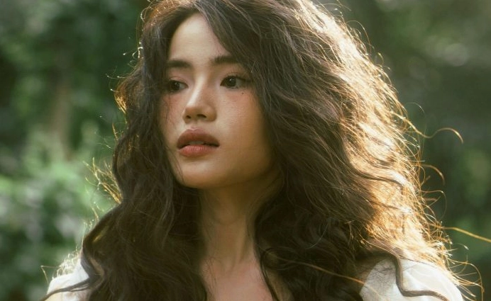 Lý Hồng Ân trong một bức ảnh đời thường