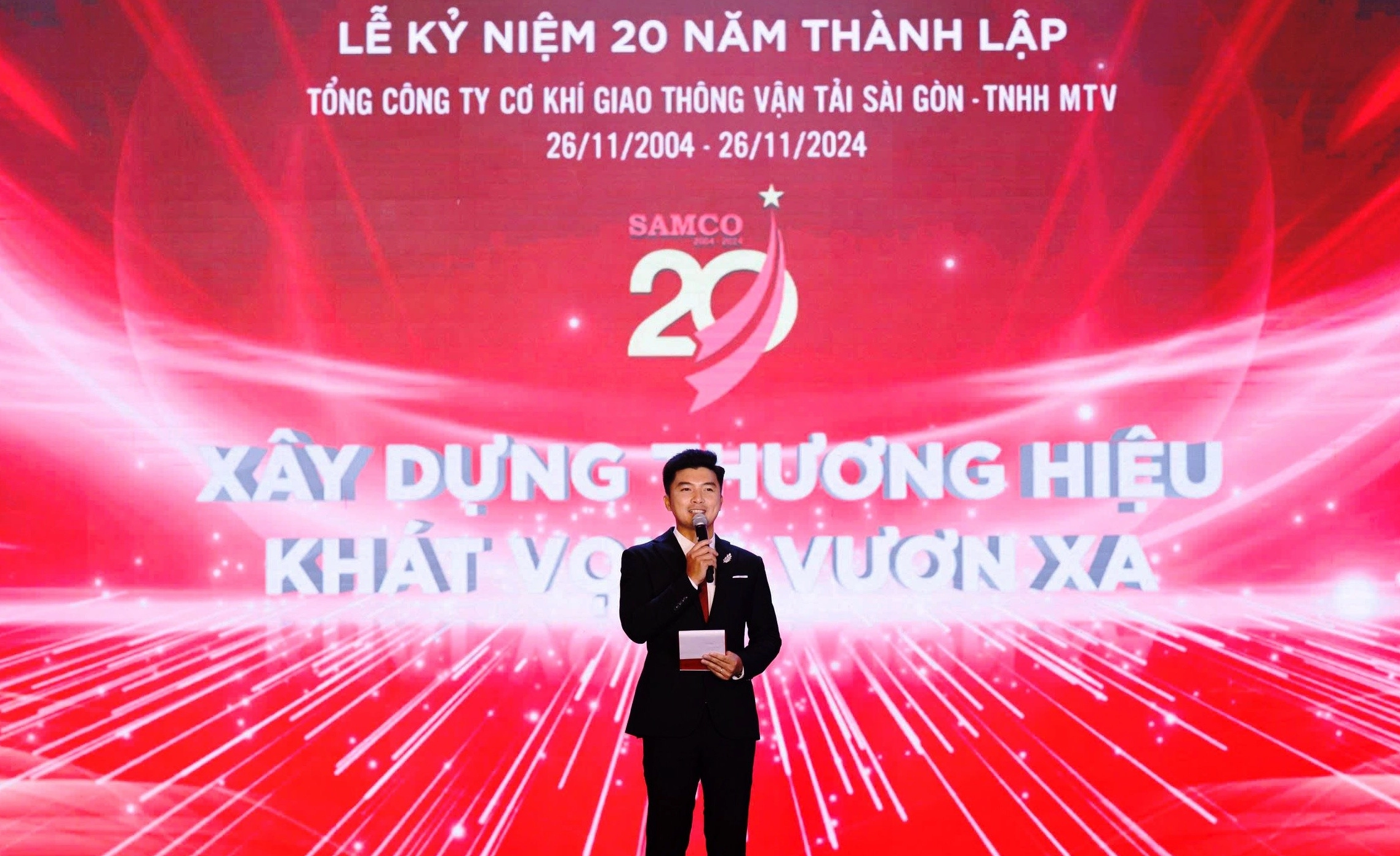 MC Hồng Phúc giao lưu với khán giả