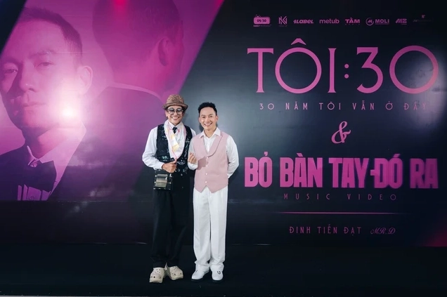 MC Thanh Bạch trên sân khấu