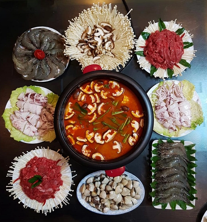 Nấu lẩu hải sản thơm ngon tại nhà