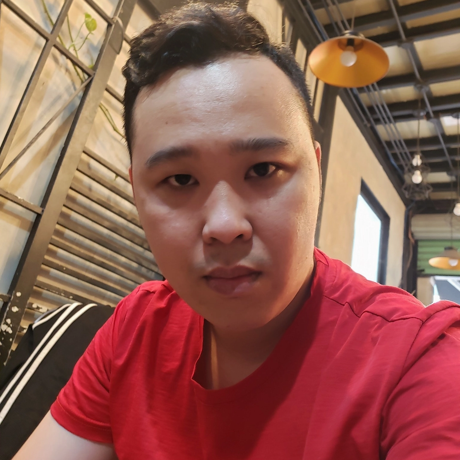 Ngọc Phước với vóc dáng nhỏ nhắn}