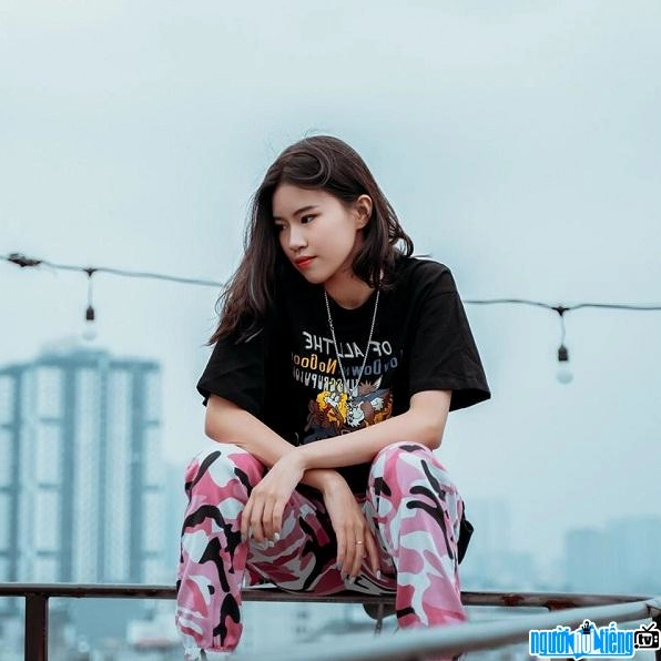 Phong cách ấn tượng của ca sĩ Pháo (Diệu Huyền)