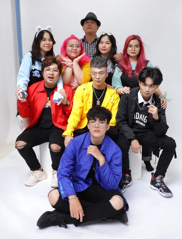 Phong Cận TV: “Tôi đã từng rất cô đơn và không hiểu ý nghĩa của cuộc sống là gì, nhưng đó là động lực để tôi vươn lên sống tiếp”