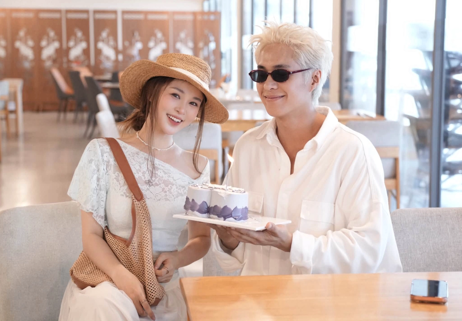 Ribi Sachi trong một buổi chụp hình