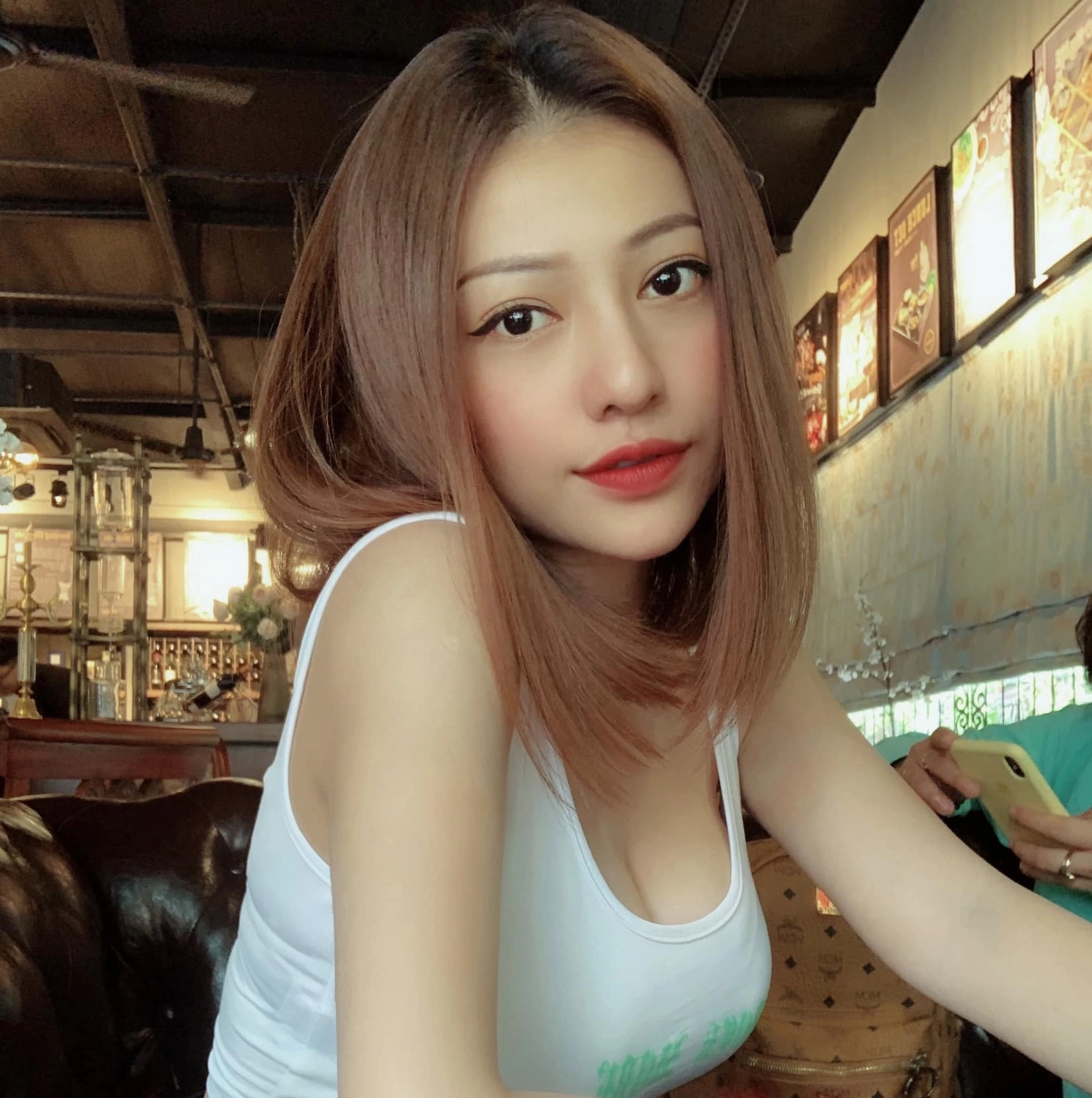 Steven Nguyễn tự tin trên thảm đỏ