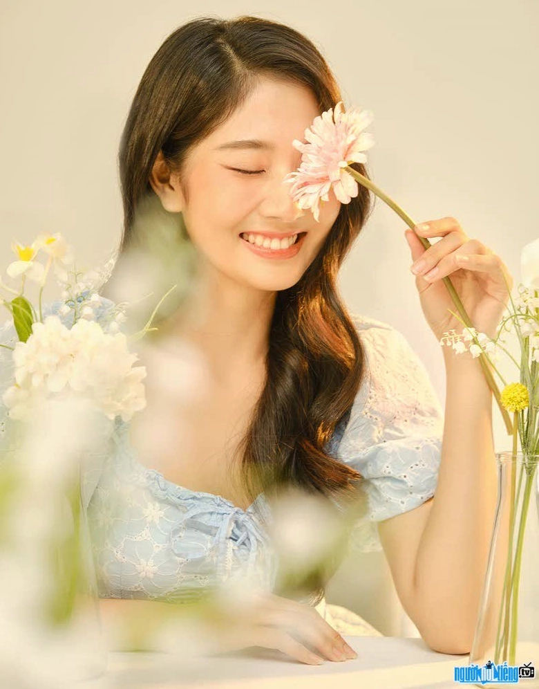 Syni Trang xinh đẹp với nụ cười rạng rỡ