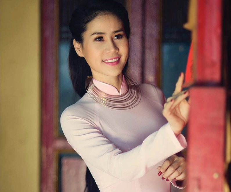 Thân Thúy Hà và con trai