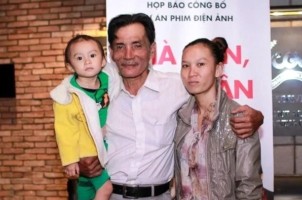Thương Tín và cuộc đời đào hoa với 12 bóng hồng, người cuối kém tận 32 tuổi - Hình 6