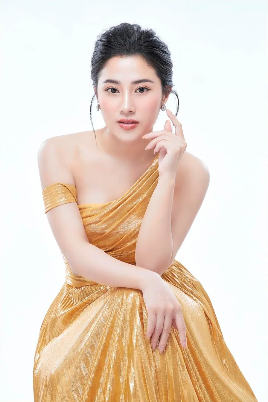 Tố My với vẻ ngoài quyến rũ