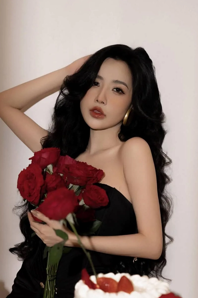 Viên Vibi: Bà trùm nông sản đến Chiến thần livestream