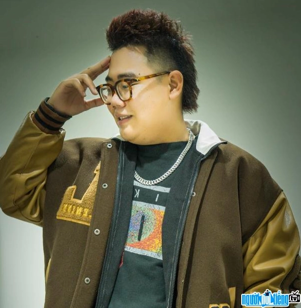 Ảnh chân dung rapper Winno