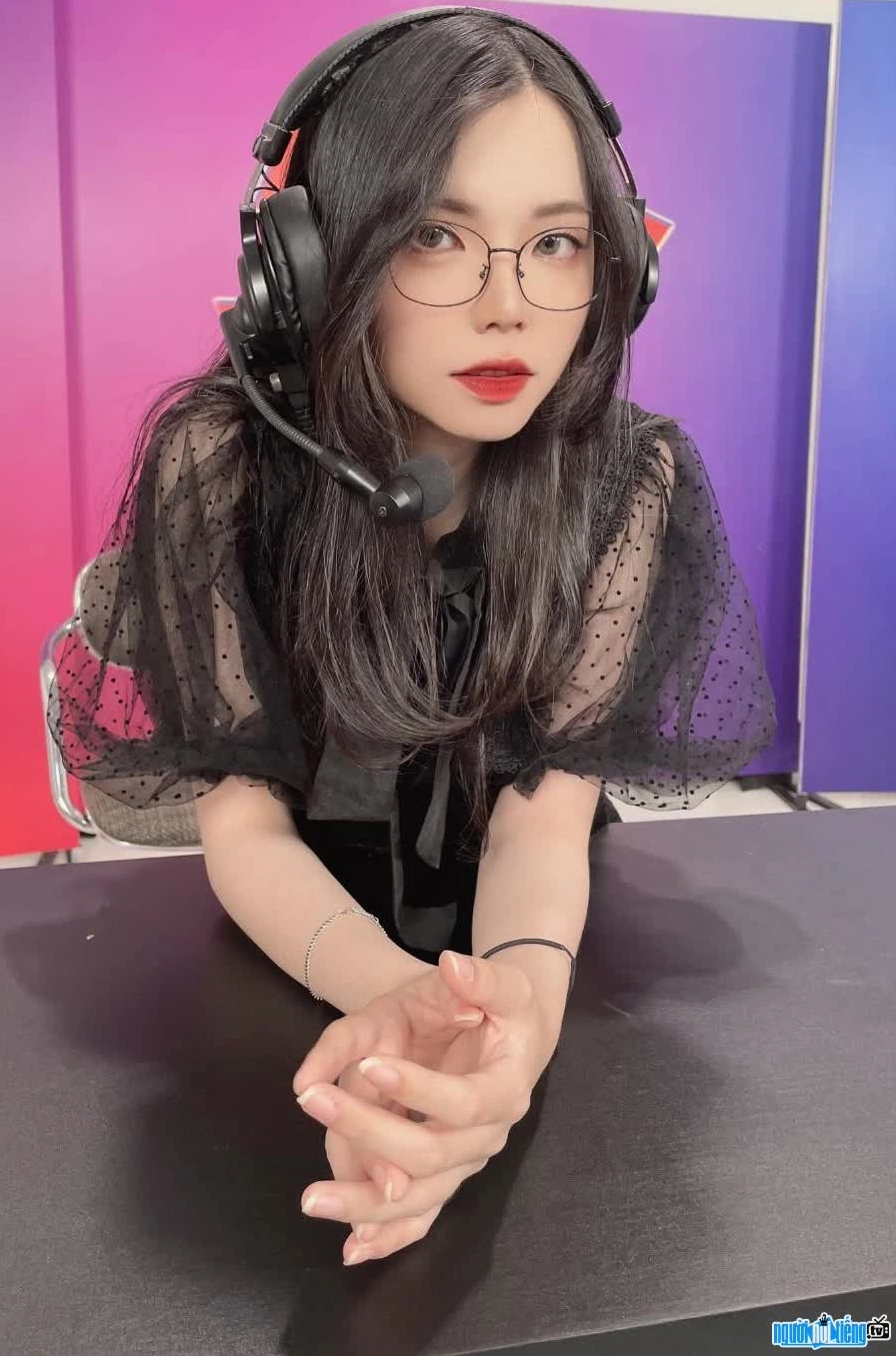 Ảnh mới của streamer Du Phong Linh