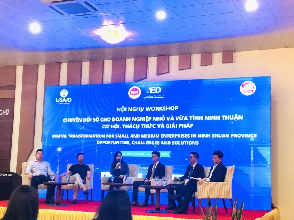 Annie Huỳnh tư vấn doanh nghiệp xây dựng đội nhóm bán hàng