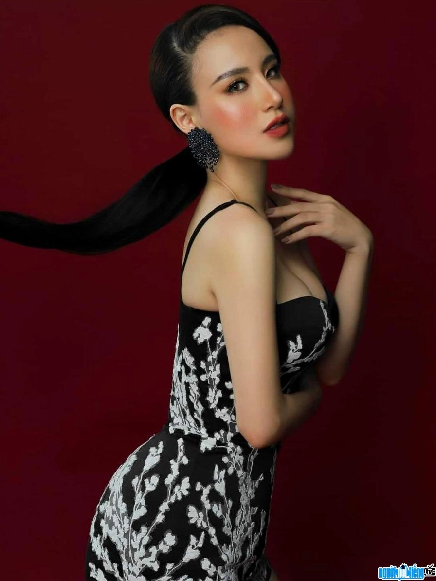 Hình ảnh mới về ca sĩ N Ly