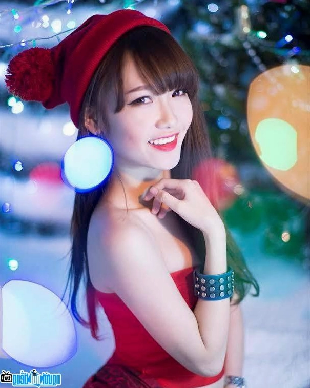 Hình ảnh quyến rũ của Hường Hana trong một sự kiện