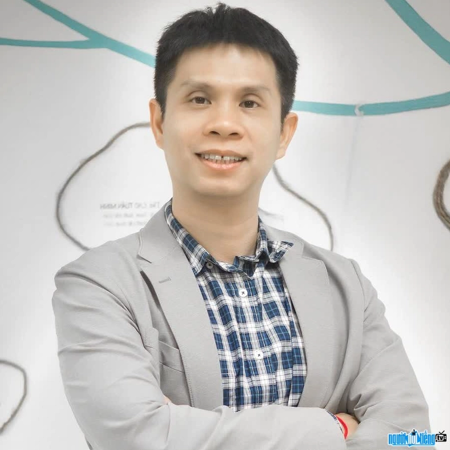 Hình ảnh Tiến sĩ Vũ Thế Dũng tham gia giảng dạy và tương tác với học viên tại các chương trình đại học và sau đại học
