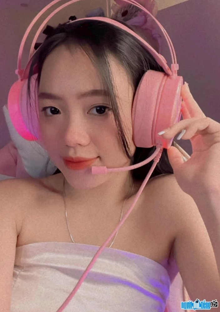 Hình ảnh xinh đẹp của nữ ca sĩ Duyên Kendy