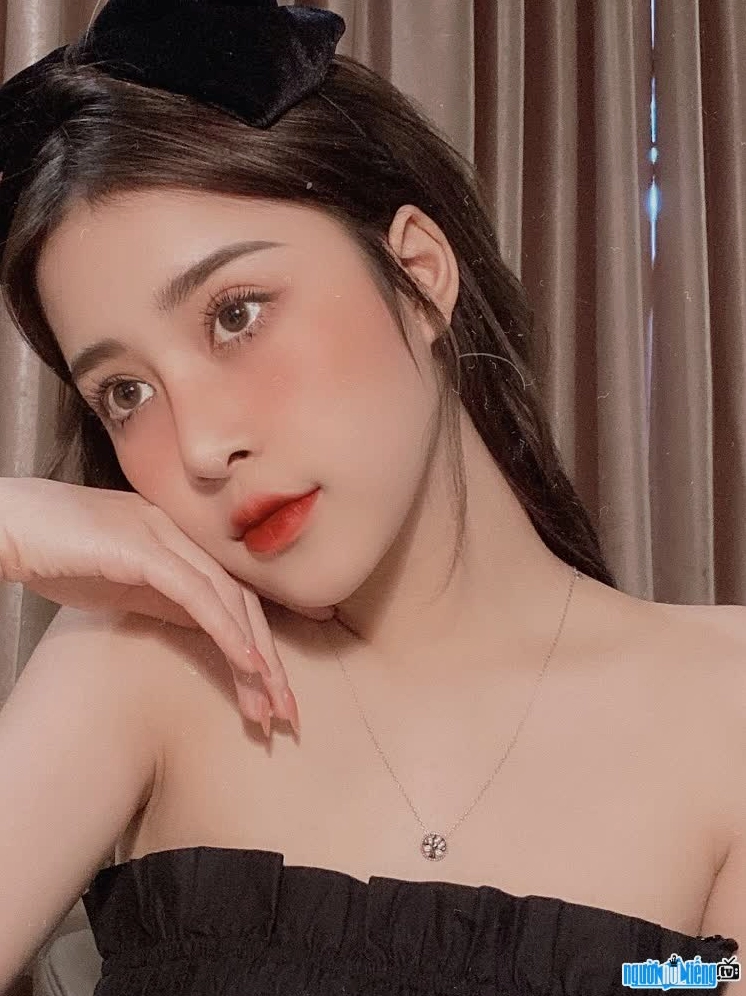 Lê Huyền Diệu xinh đẹp ngây thơ