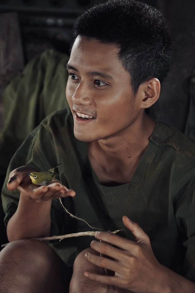 Mỹ nam đáng yêu nhất Mưa Đỏ đổi đời nhờ nói quá nhiều, phá hỏng nguyên tác nhưng ai xem cũng khen nức nở