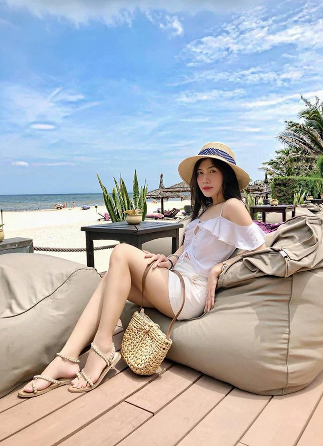 Nét duyên dáng của Vân Anh Faptv