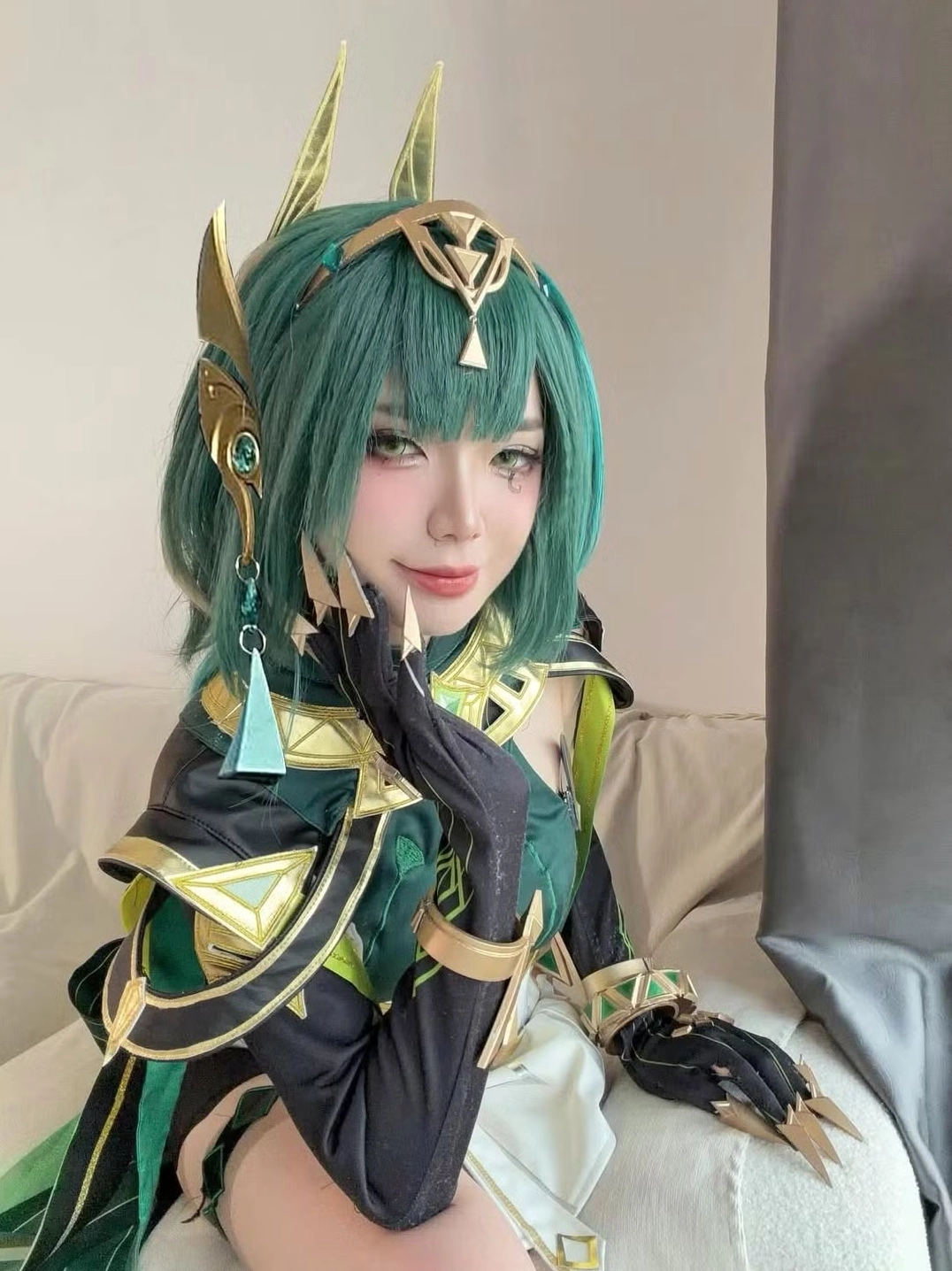 Nữ streamer Du Phong Linh (hay còn được biết đến với biệt danh Remind) lại một lần nữa khiến cộng đồng mạng chao đảo với màn hóa thân xuất sắc vào một nhân vật trong tựa game đình đám Genshin Impact.