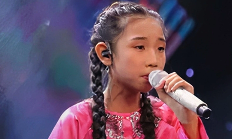 Shayda hát Dạ cổ hoài lang năm 12 tuổi
