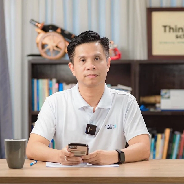 Tiến sĩ Thế Dũng chia sẻ quan điểm về các vấn đề tài chính và xã hội