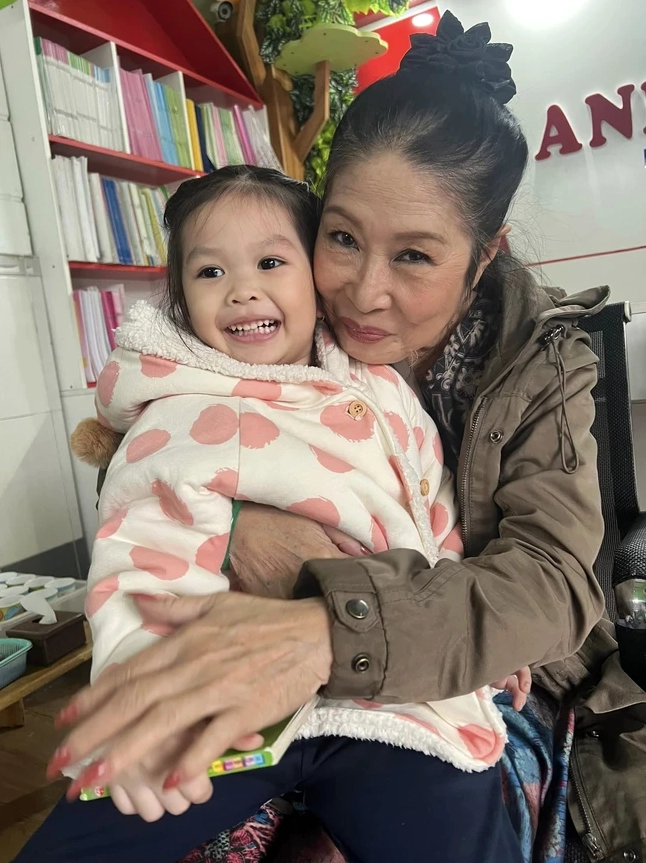 Trà Ngọc và mẹ chồng NSƯT Kim Phương