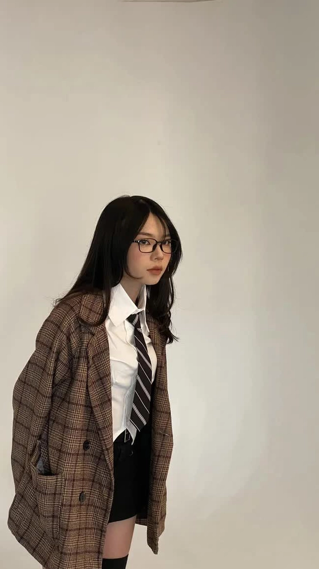 Tuổi thơ khó khăn của Remind, nữ MC mới của VCS: bị bỏ rơi từ nhỏ - Ảnh 1.