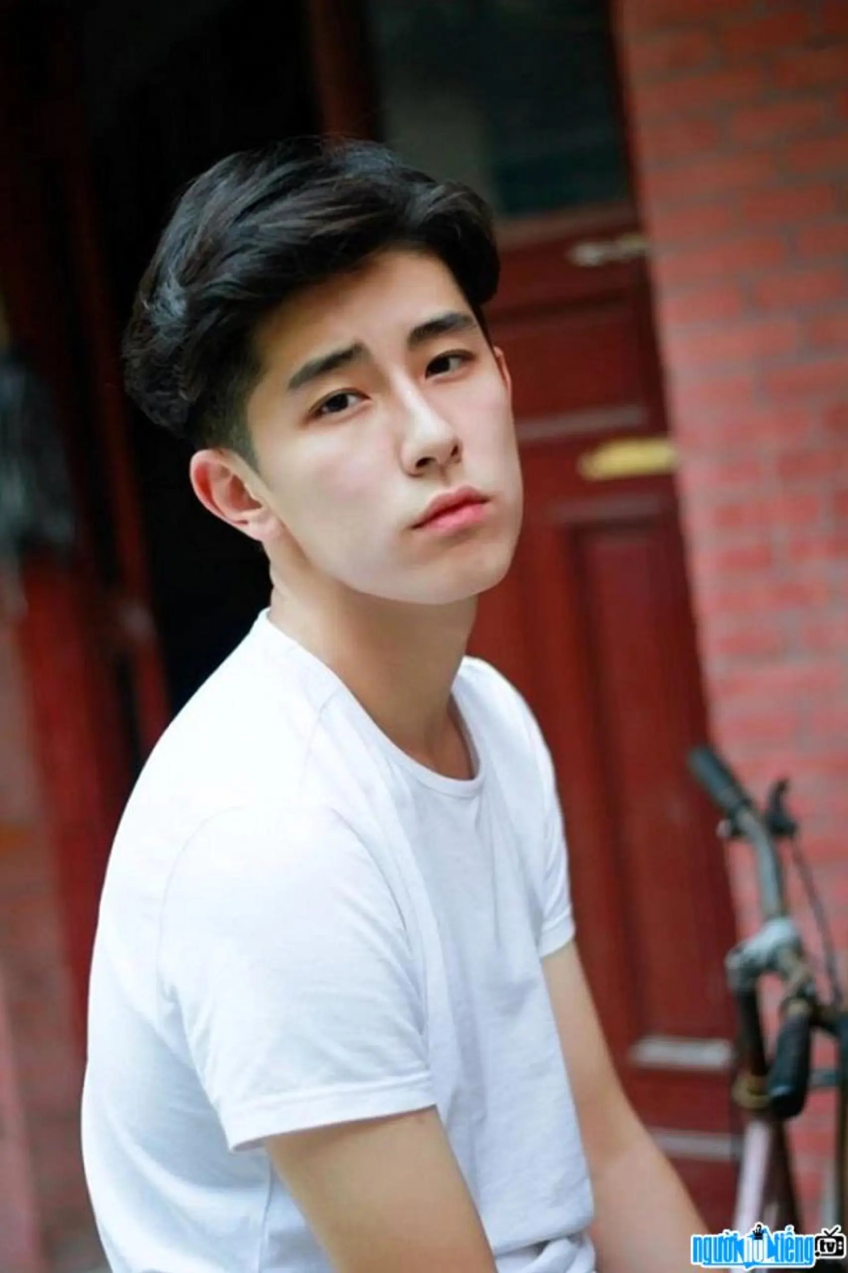 Vẻ ngoài điển trai của diễn viên Lâm Phong Tùng