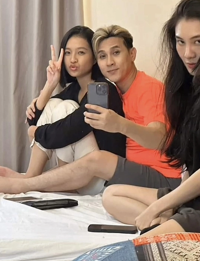 Vũ Bích Ngọc và mối quan hệ với sao Việt