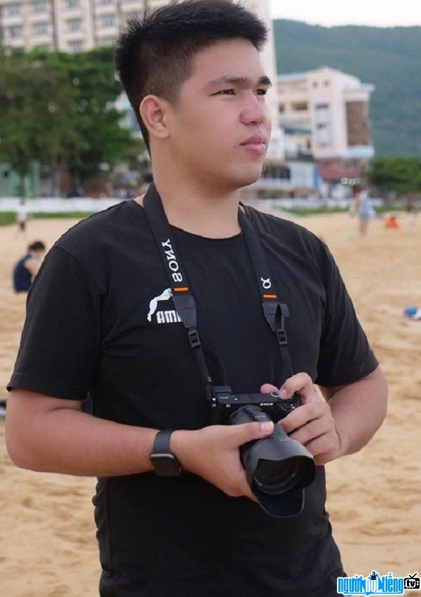 Youtuber Trường Quân TQ97 Gaming là game thủ Đột kích tài năng